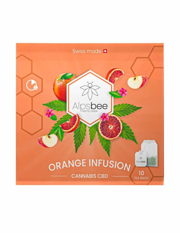 Eine Packung Alpsbee Orange Infusion Cannabis CBD Tee, "Swiss made," mit Abbildungen von Orangen, Äpfeln, Hanfblättern und Blüten, sowie einem Teebeutel. Die Packung enthält 10 Teebeutel.