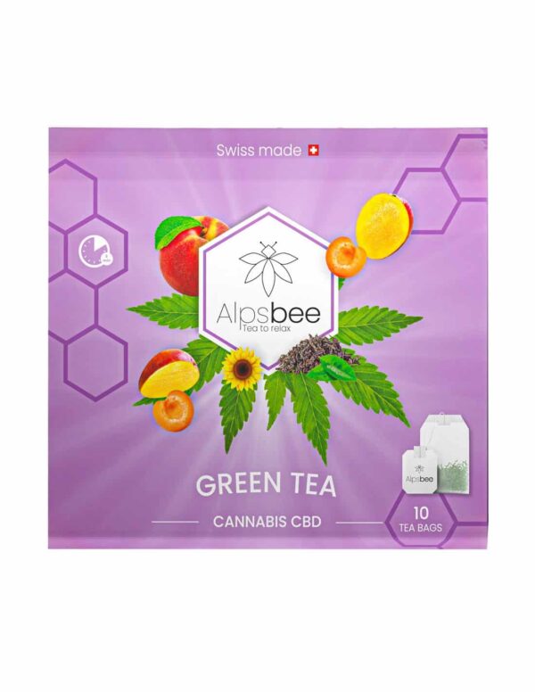 Eine Packung Alpsbee Green Tea Cannabis CBD, "Swiss made," mit Abbildungen von Pfirsichen, Aprikosen, Hanfblättern, Sonnenblumen und Teeblättern sowie einem Teebeutel. Die Packung enthält 10 Teebeutel.